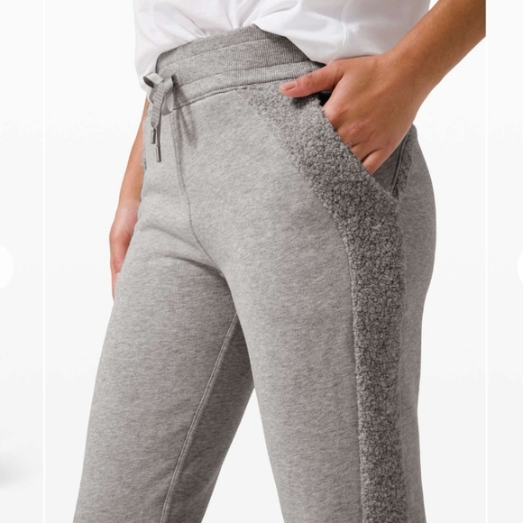 Lululemon Scuba Sherpa Stripe Heathered Core Light Grey Joggers NWOT - Picture 2 of 14